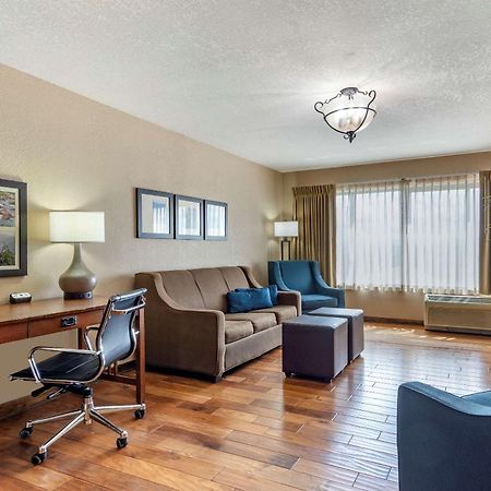 Comfort Inn & Suites Blue Ridge Eksteriør bilde